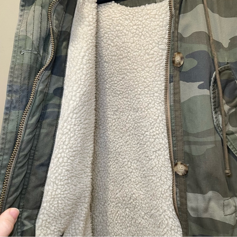 Abercrombie & Fitch Sherpa Lined Hooded Parka Jacket Camo Women Size Medium - Picture 7 of 9